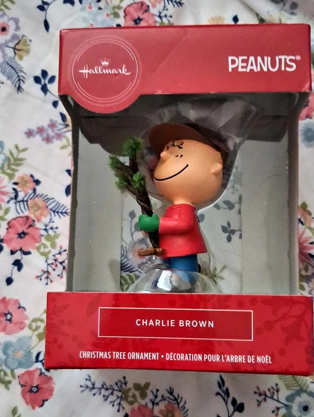 BN8B Hallmark Peanuts Charlie Brown with Tree Christmas Ornament